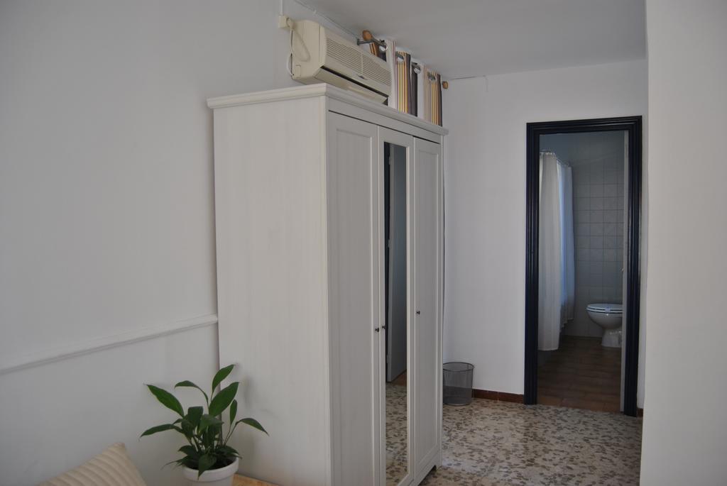 Hostal Puerto De Santa Maria El Puerto de Santa Maria Luaran gambar